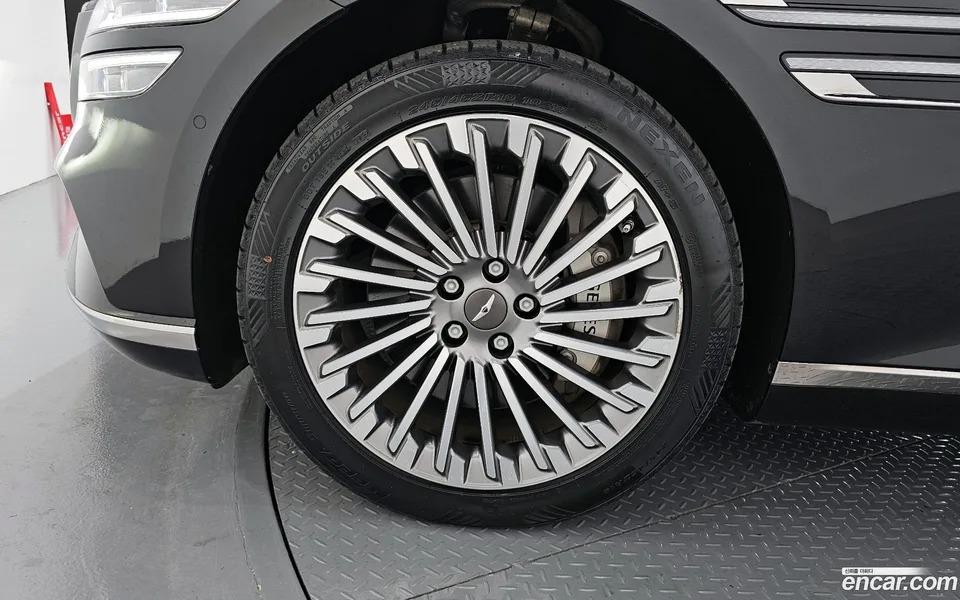 Genesis Electrified G80 e-AWD 2022 — миниатюра 5