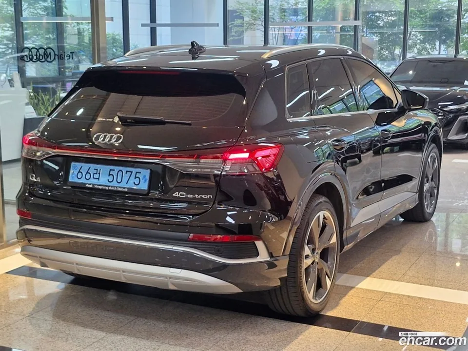 Audi Q4 e-tron 40 2023 — миниатюра 2