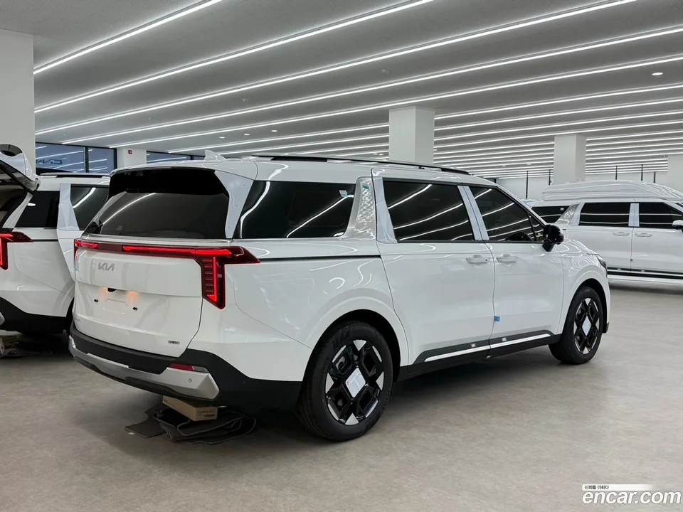 Kia Carnival HEV 9 2026 — миниатюра 2