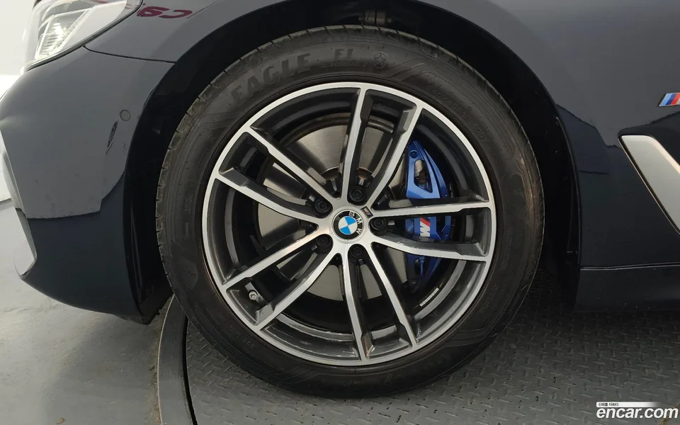 BMW 5 Series 520i M 2022 — миниатюра 5