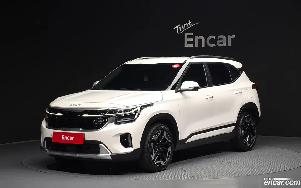 Kia Seltos 1.6 4WD 2023 — фото 1, купить с доставкой в Москву