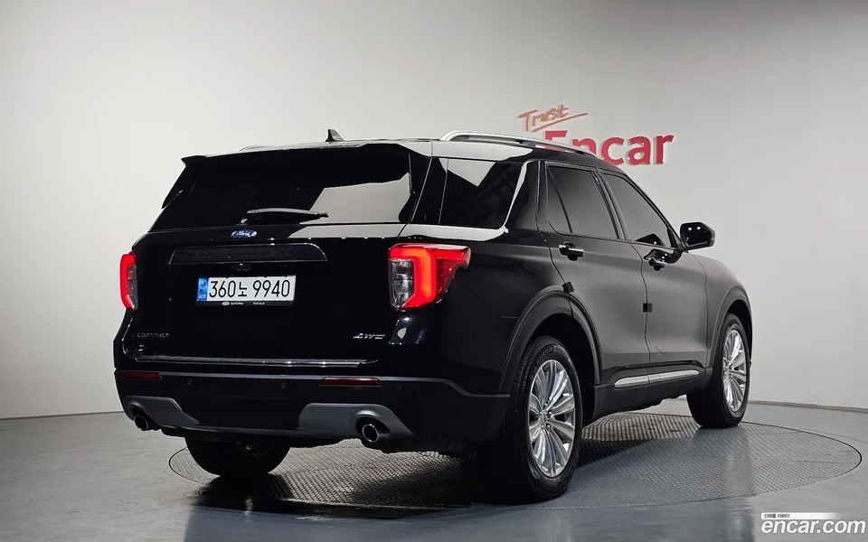 Ford Explorer 2.3 4WD 2022 — миниатюра 2