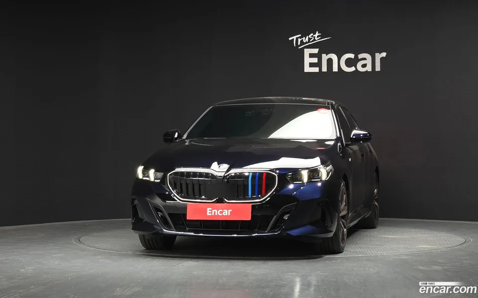 BMW 5 Series 530i xDrive M 2025 — миниатюра 3