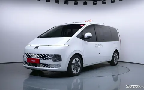 Hyundai Staria 2023 купить в Москве