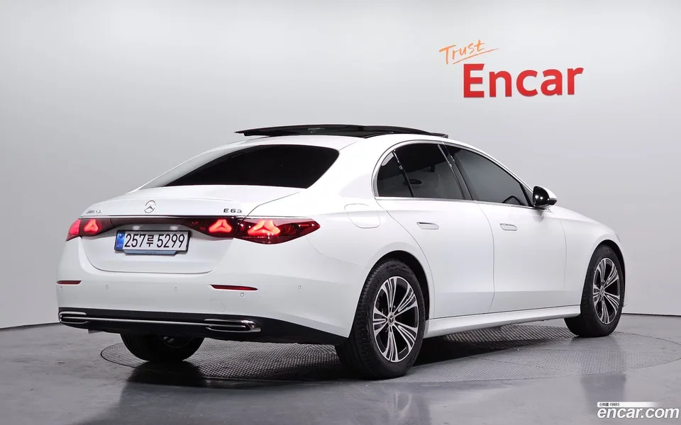 Mercedes-Benz E-Class E200 2025 — миниатюра 2