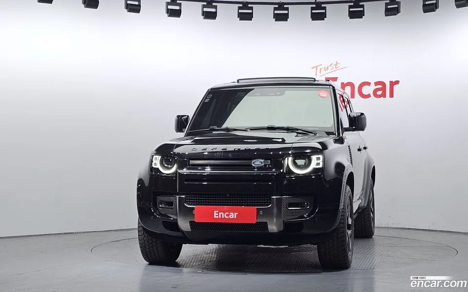 Land Rover Defender 110 P400 X 2023 — миниатюра 3