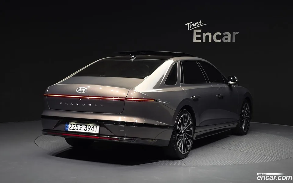 Hyundai Grandeur 2.5 2WD 2023 — миниатюра 2