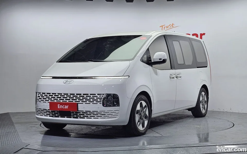 Hyundai Staria 4WD 11 2024 — фото 1, купить с доставкой в Москву