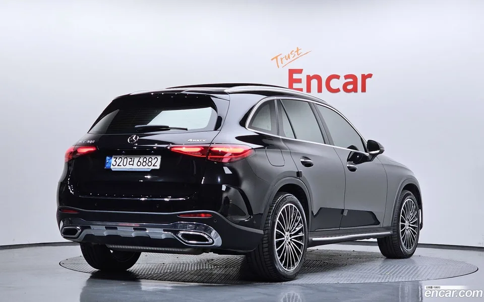 Mercedes-Benz GLC-Class GLC300 4MATIC AMG Line 2023 — миниатюра 2