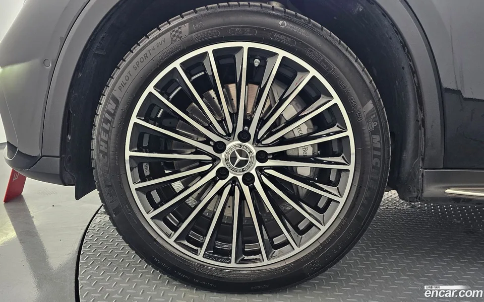 Mercedes-Benz GLC-Class GLC300 4MATIC AMG Line 2023 — миниатюра 5