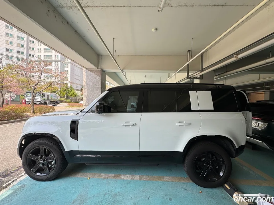 Land Rover Defender 110 P300 X- SE 2025 — миниатюра 5