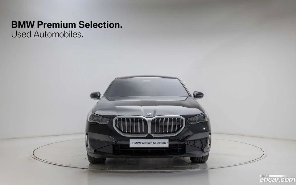 BMW 5 Series 523d 2025 — миниатюра 3