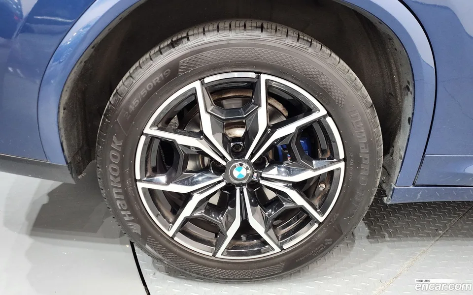 BMW X4 xDrive20i M 2023 — миниатюра 5