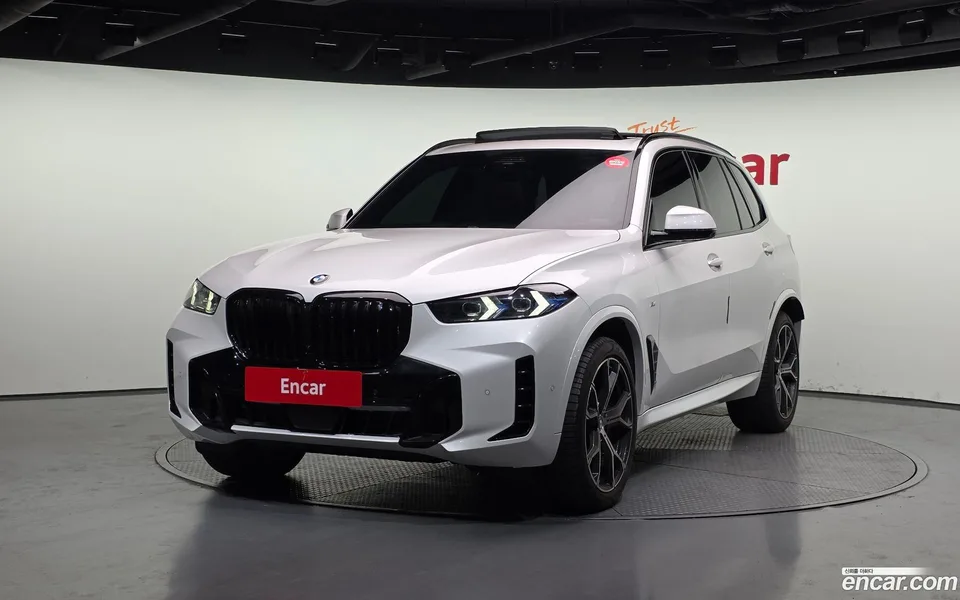 BMW X5 xDrive 40i M 2025 — миниатюра 3