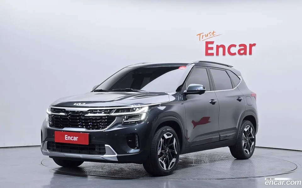 Kia Seltos 1.6 2WD 2024 — фото 1, купить с доставкой в Москву