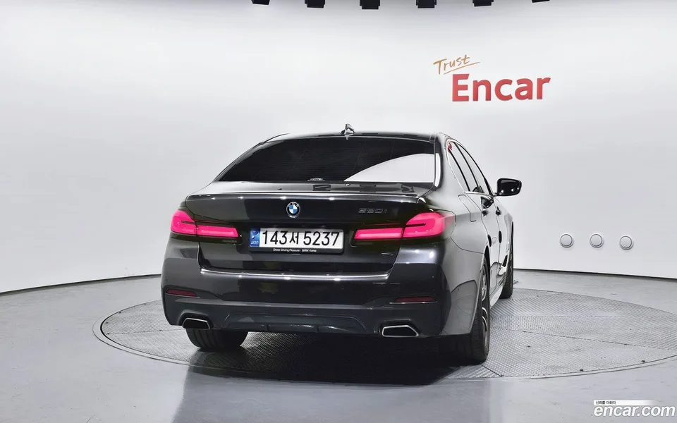 BMW 5 Series 520i M 2022 — миниатюра 4