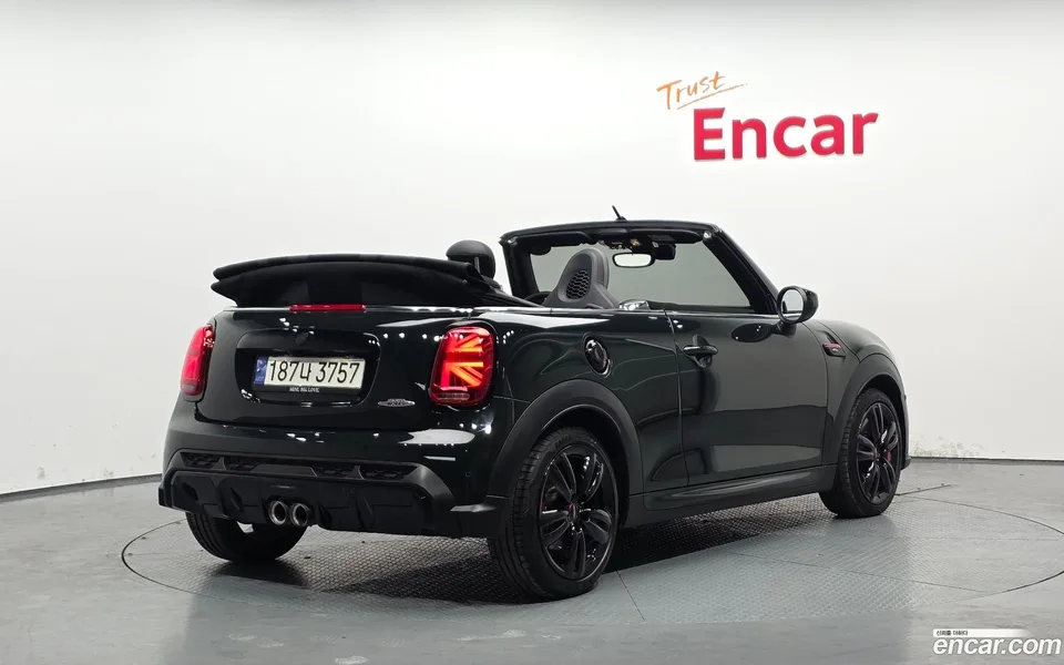 MINI Cooper S Convertible JCW 2023 — миниатюра 2