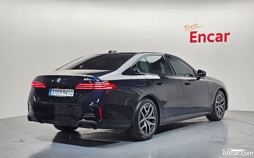 BMW 5 Series 520i M 2025 — миниатюра 2