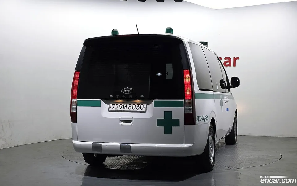 Hyundai Staria 2024 — миниатюра 4