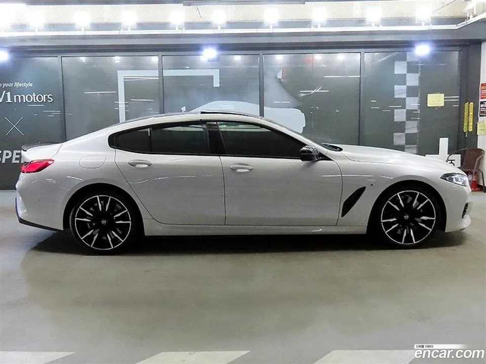 BMW 8 Series M850i xDrive 2025 — миниатюра 3