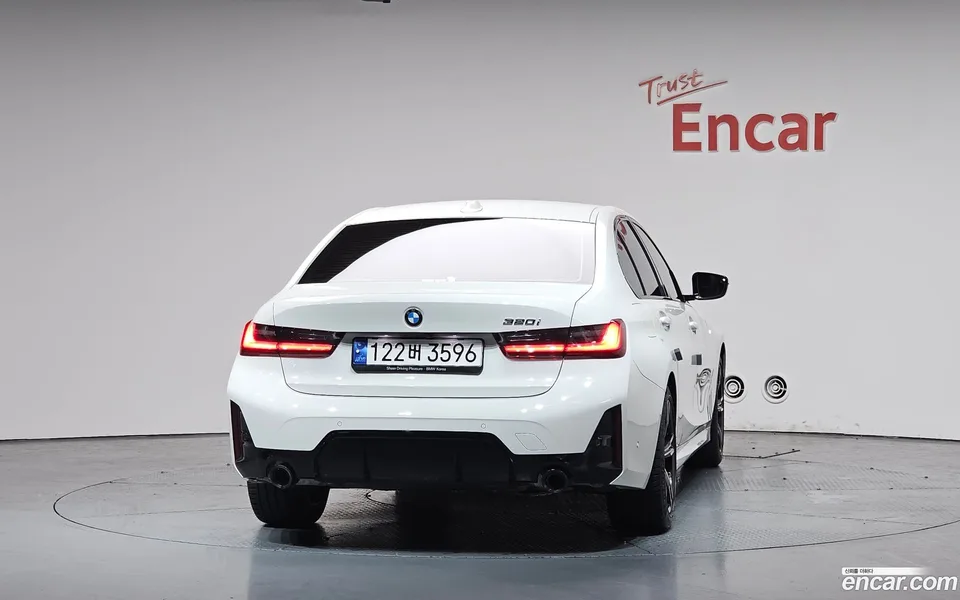 BMW 3 Series 320i M 2023 — миниатюра 4