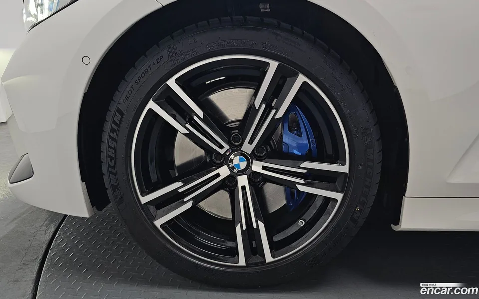 BMW 3 Series 320i M 2023 — миниатюра 5