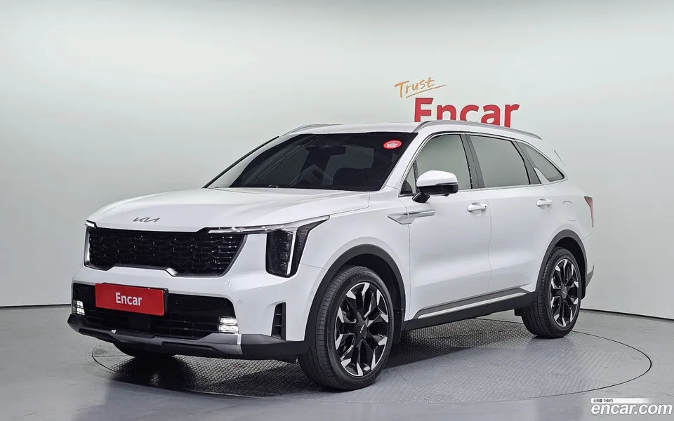 Kia Sorento 2.5T 2WD 2023 — фото 1, купить с доставкой в Москву
