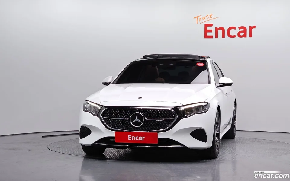 Mercedes-Benz E-Class E200 2025 — миниатюра 3