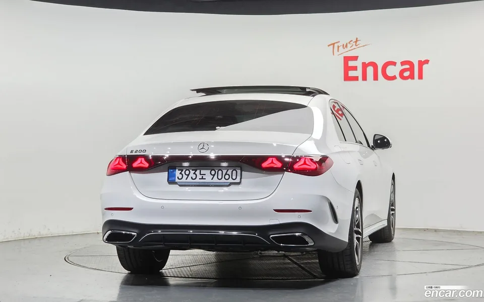 Mercedes-Benz E-Class E200 AMG Line 2026 — миниатюра 4
