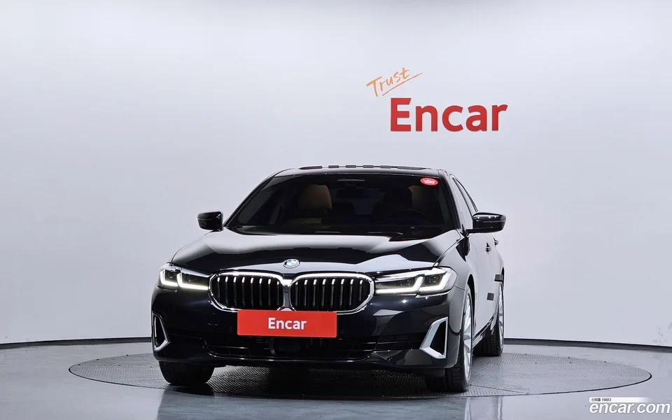 BMW 5 Series 520i 2023 — миниатюра 3