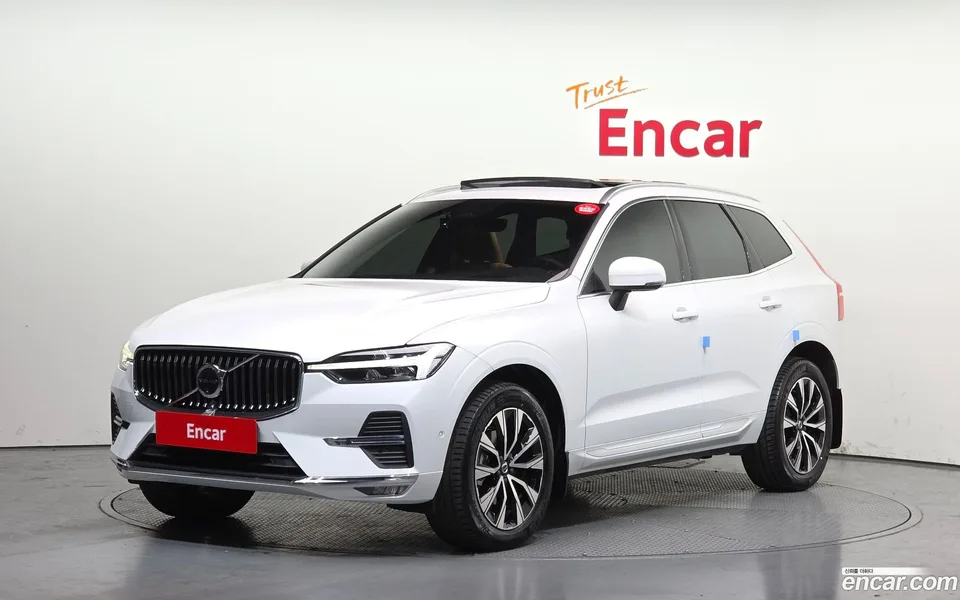 Volvo XC60 B5 2024 — фото 1, купить с доставкой в Москву