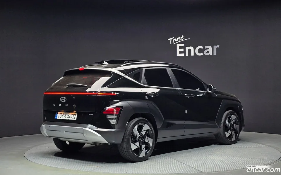 Hyundai Kona 1.6 4WD 2023 — миниатюра 2
