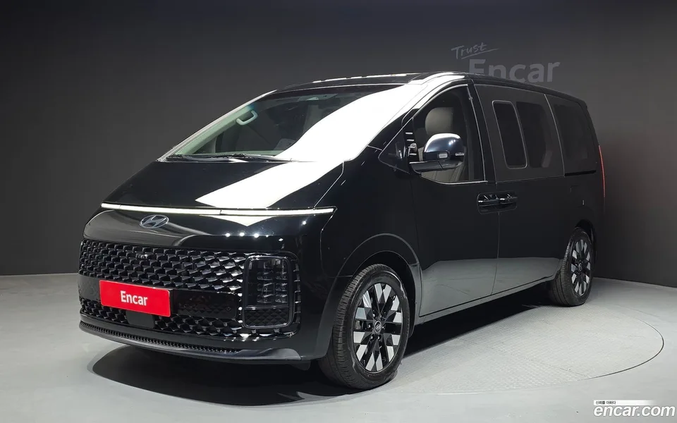 Hyundai Staria HEV 1.6 7 2024 — фото 1, купить с доставкой в Москву