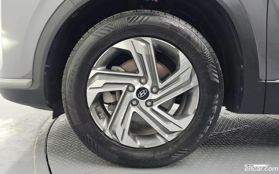 Hyundai SantaFe 2.2 2WD 2023 — миниатюра 5