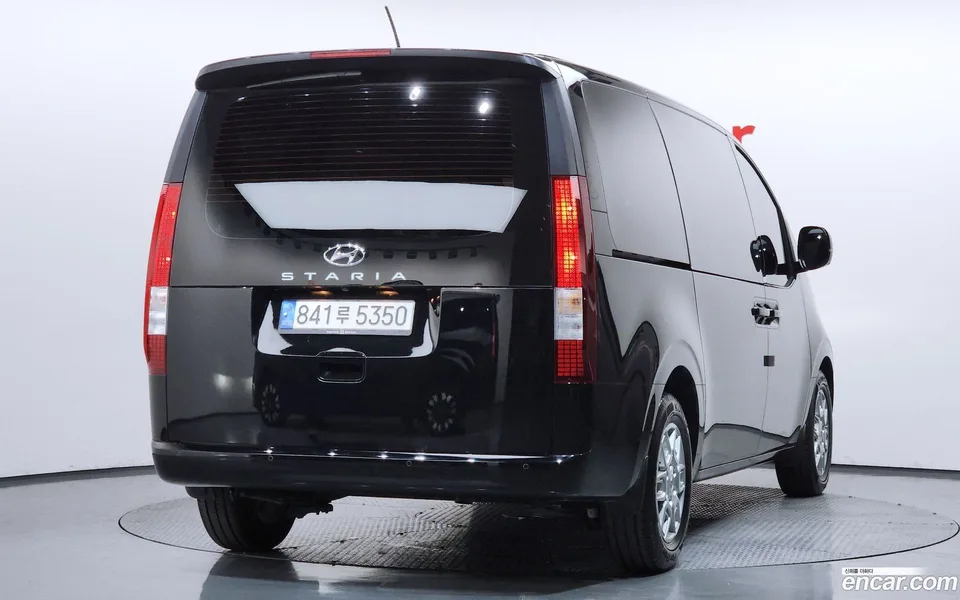 Hyundai Staria 3 2022 — миниатюра 2