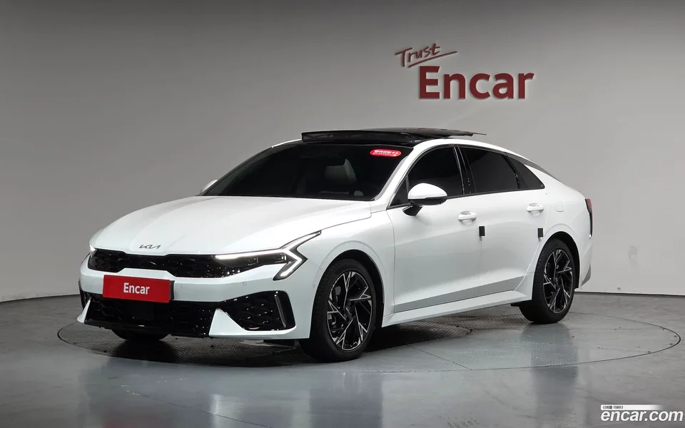 Kia K5 1.6 2025 — фото 1, купить с доставкой в Москву