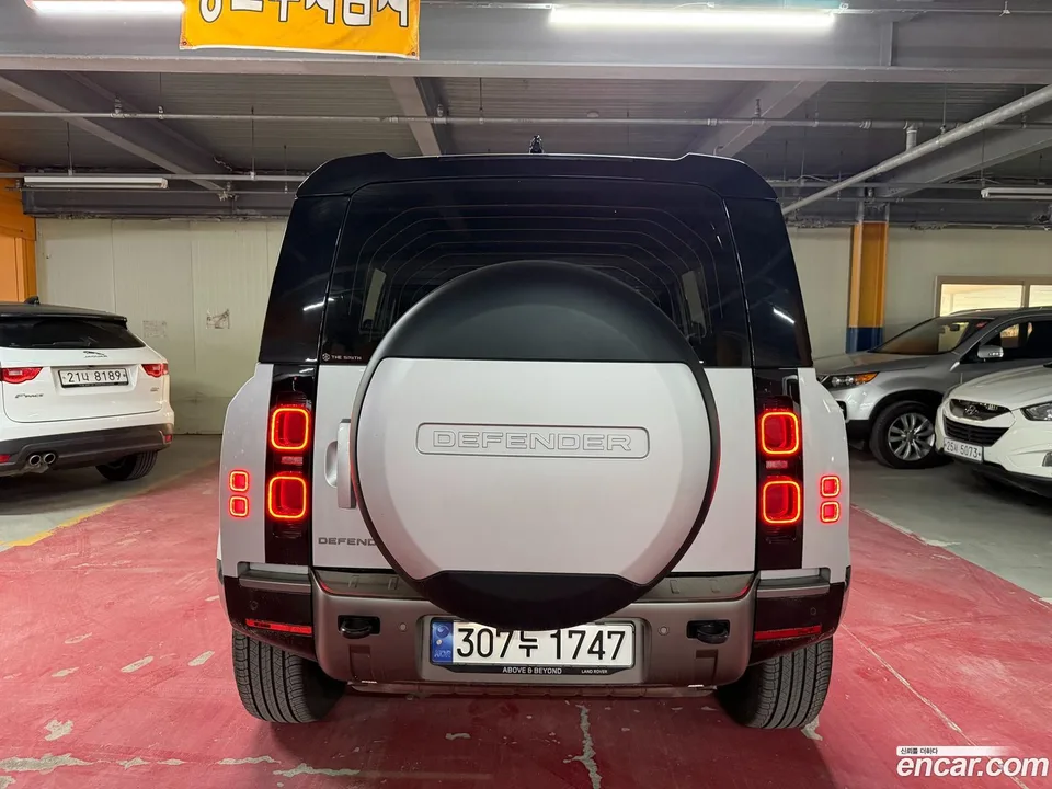 Land Rover Defender 110 P300 X- SE 2024 — миниатюра 2