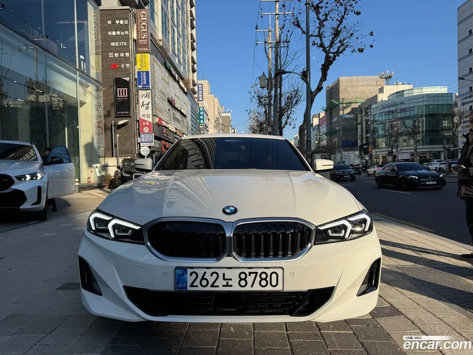 BMW 3 Series 320i M 2025 — фото 1, купить с доставкой в Москву