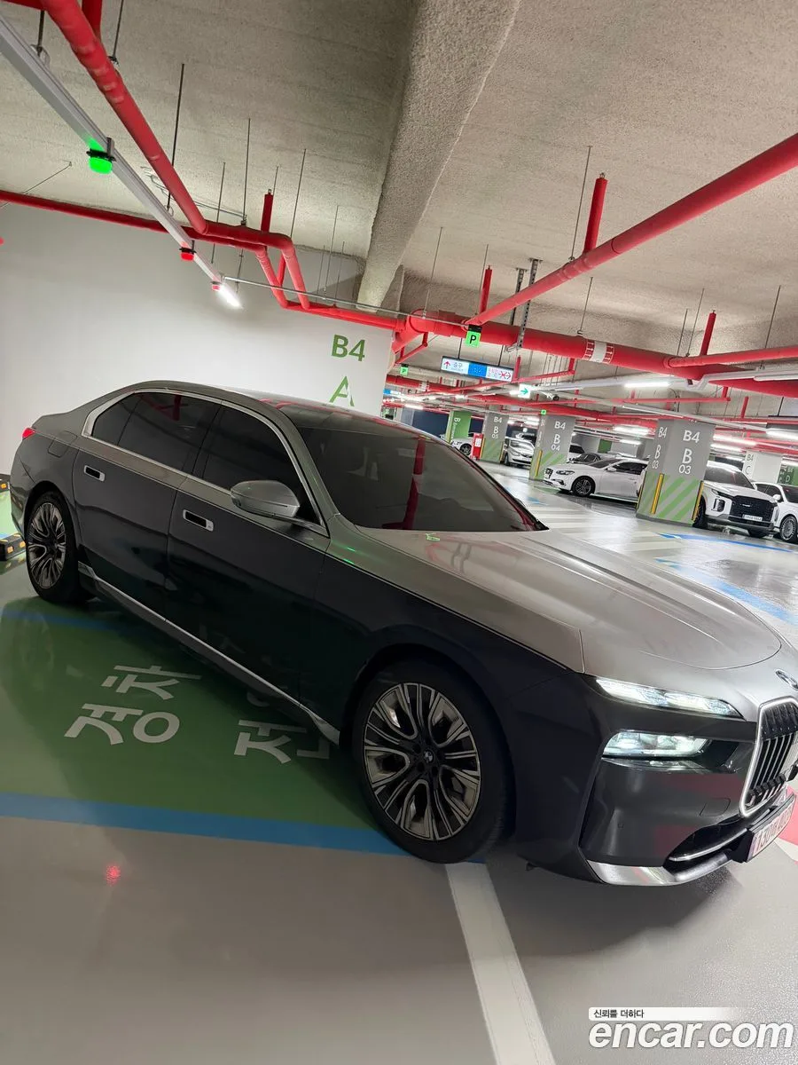 BMW 7 Series 740i sDrive 2023 — миниатюра 3
