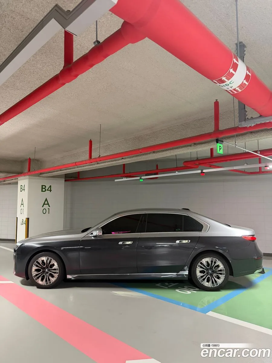 BMW 7 Series 740i sDrive 2023 — миниатюра 5