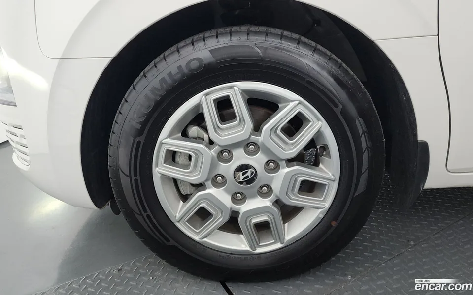 Hyundai Staria 5 2025 — миниатюра 5