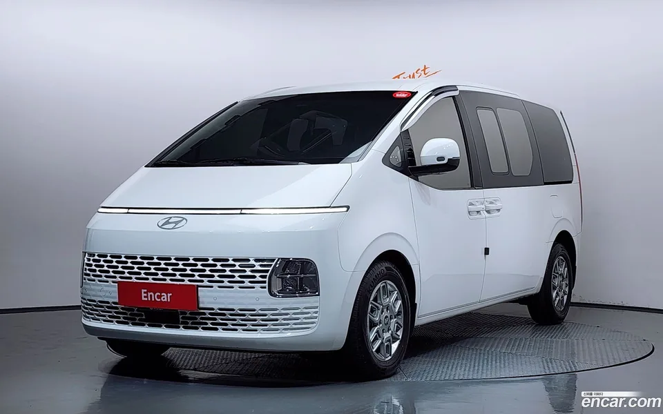 Hyundai Staria 5 2025 — фото 1, купить с доставкой в Москву