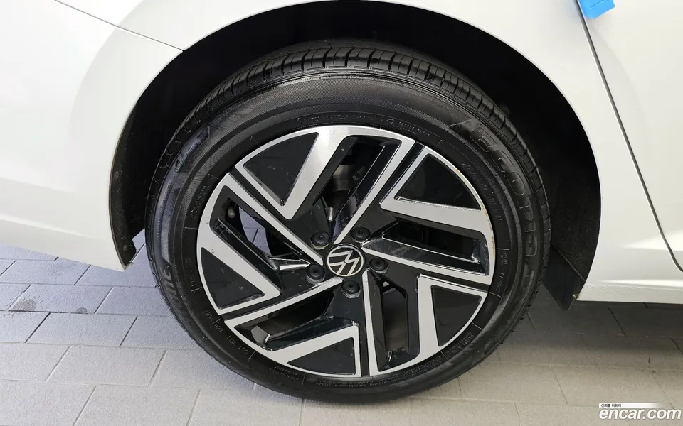 Volkswagen Jetta 1.5 TSI 2023 — миниатюра 5