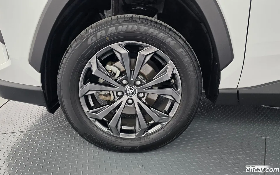 Toyota RAV4 2.5 4WD LTD 2024 — миниатюра 5