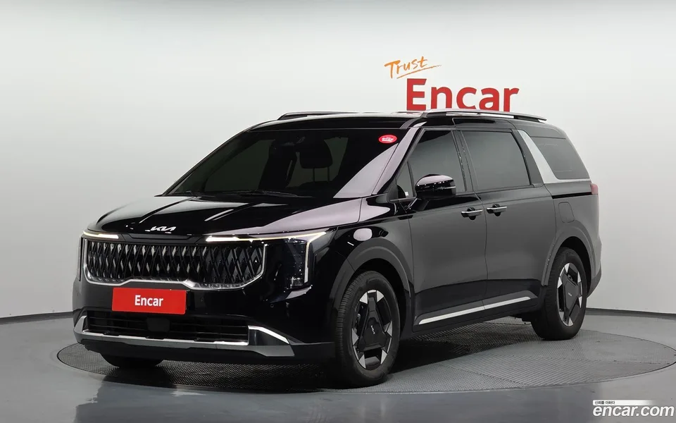 Kia Carnival HEV 9 2024 — фото 1, купить с доставкой в Москву