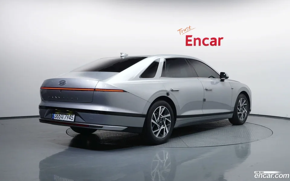 Hyundai Grandeur 2.5 2WD 2023 — миниатюра 2