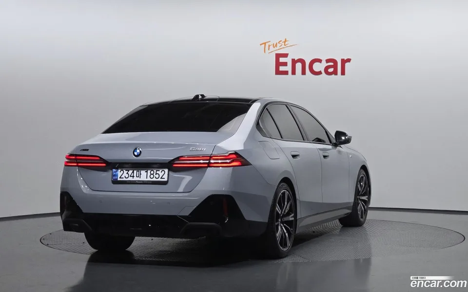 BMW 5 Series 530i xDrive M 2024 — миниатюра 2