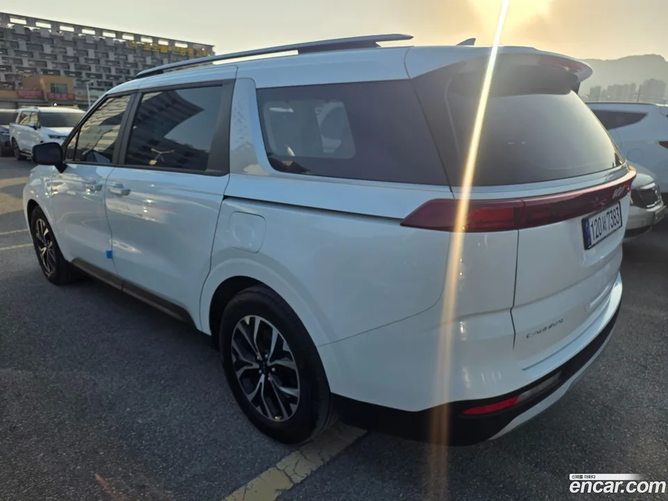 Kia Carnival 9 2022 — миниатюра 5