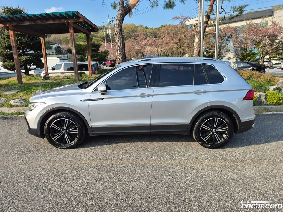 Volkswagen Tiguan 2.0 TDI 2022 — миниатюра 3