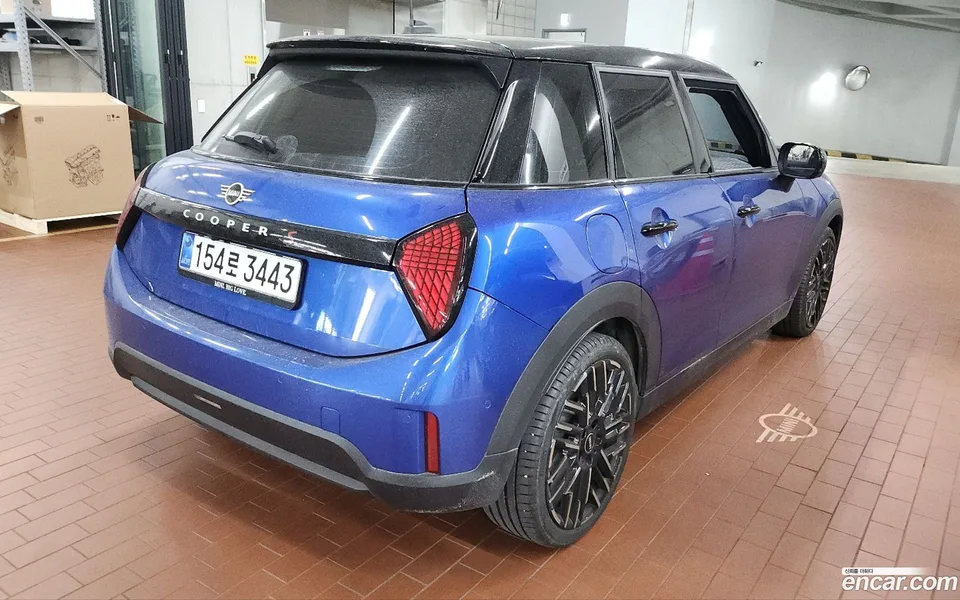 MINI Cooper S 5 2025 — миниатюра 2